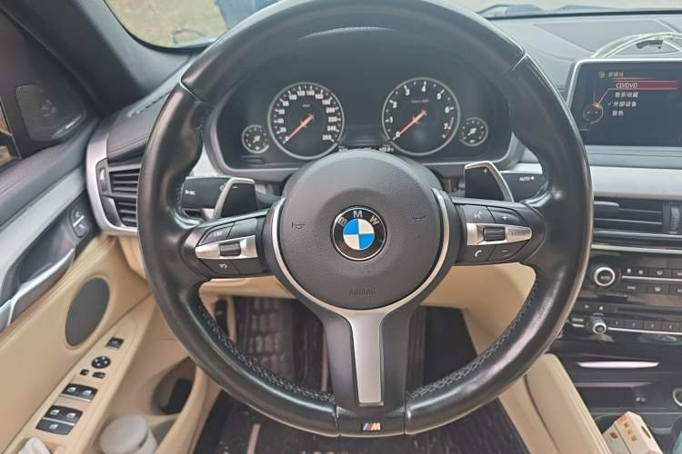 Used BMW X6 2015 xDrive35i Luxury Edition Steering Wheel