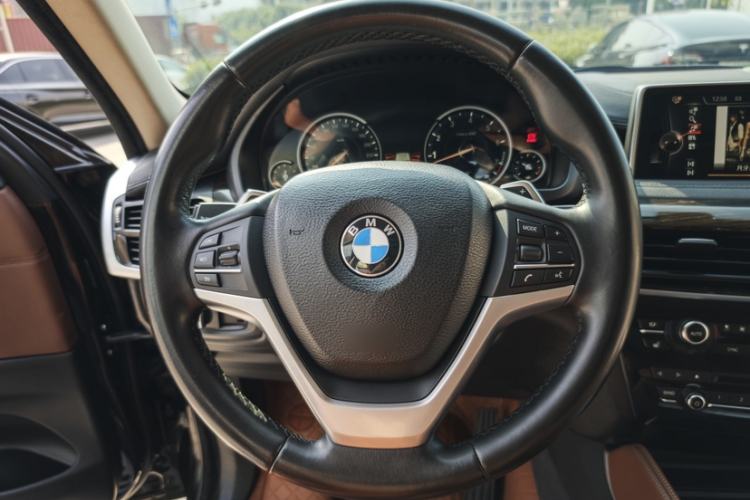 Used BMW X6 2015 xDrive35i Luxury Edition Steering Wheel