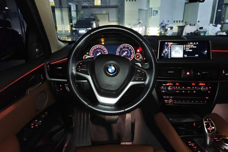 Used BMW X6 2015 xDrive35i Luxury Edition Steering Wheel