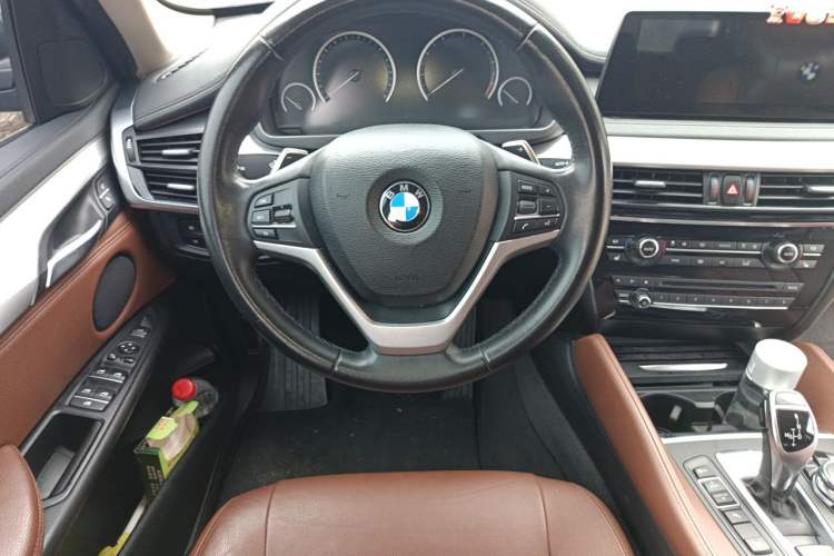 Used BMW X6 2015 xDrive35i Leading Model Steering Wheel