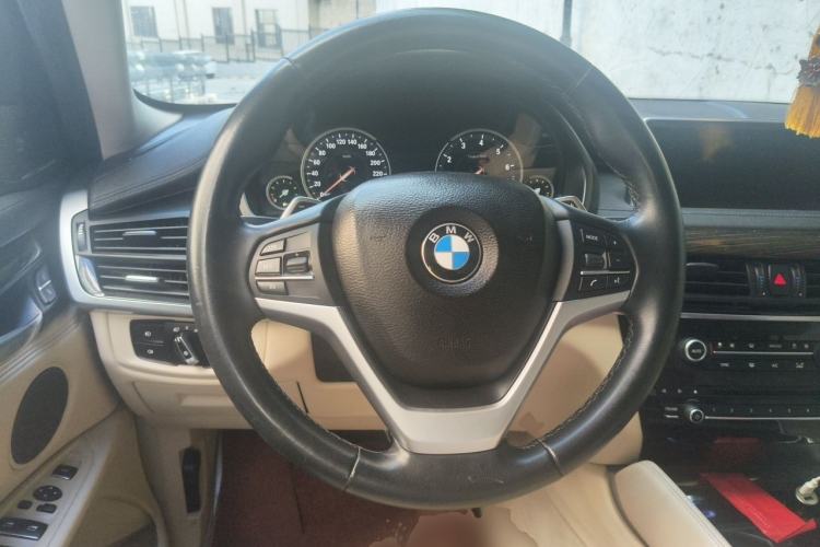 Used BMW X6 2015 xDrive35i Leading Model Steering Wheel