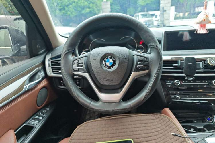 Used BMW X6 2015 xDrive35i Luxury Edition Steering Wheel