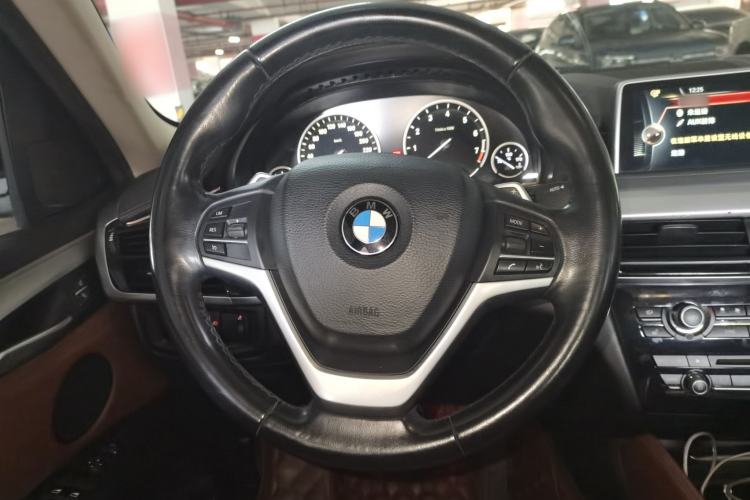 Used BMW X6 2015 xDrive35i Leading Model Steering Wheel