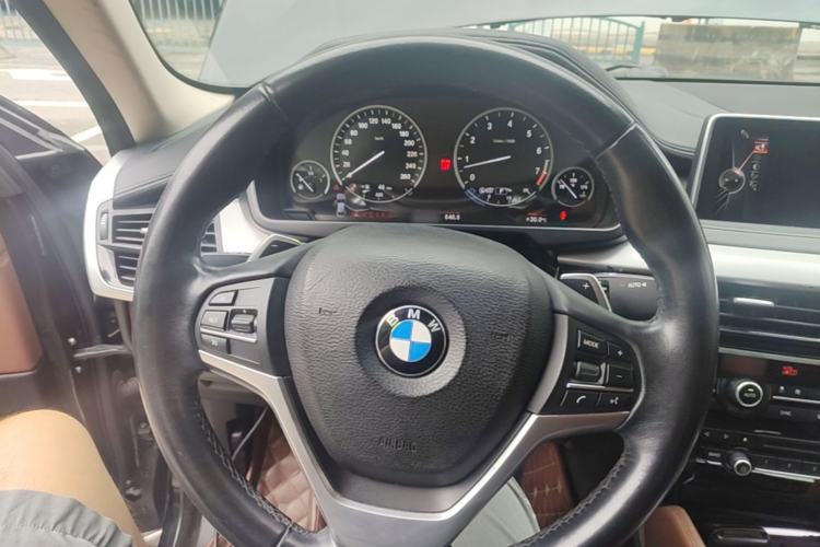 Used BMW X6 2015 xDrive35i Leading Model Steering Wheel
