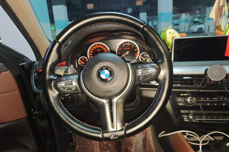 Used BMW X6 2015 xDrive35i Leading Model Steering Wheel