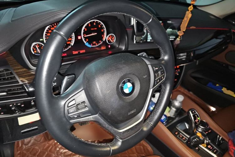 Used BMW X6 2015 xDrive35i Luxury Edition Steering Wheel