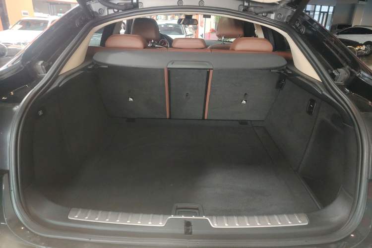 Used BMW X6 2015 xDrive35i Leading Model Trunk