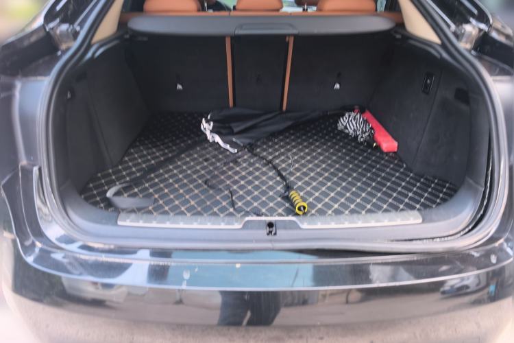 Used BMW X6 2015 xDrive28i Trunk