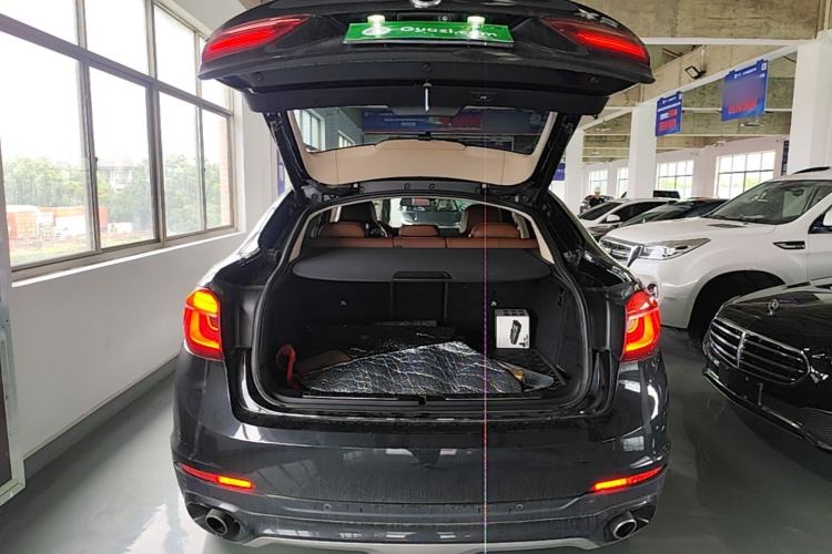Used BMW X6 2015 xDrive35i Leading Model Trunk