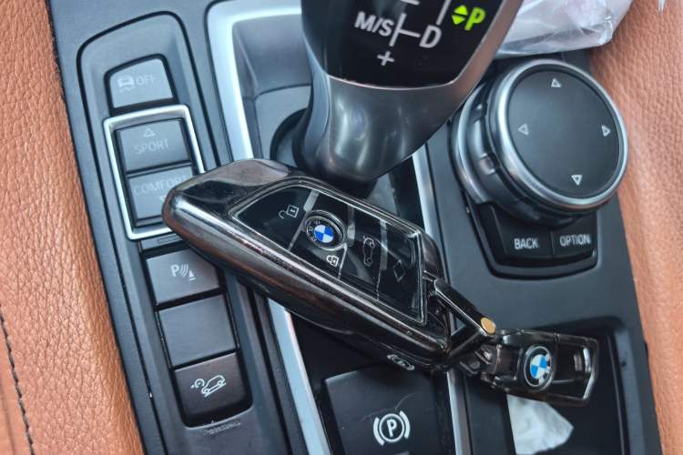 Used BMW X6 2015 xDrive28i Vehicle Key