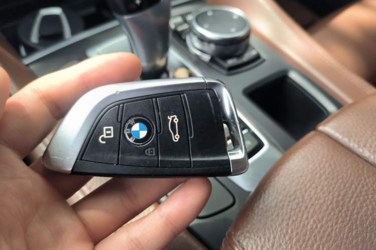 Used BMW X6 2015 xDrive28i Vehicle Key