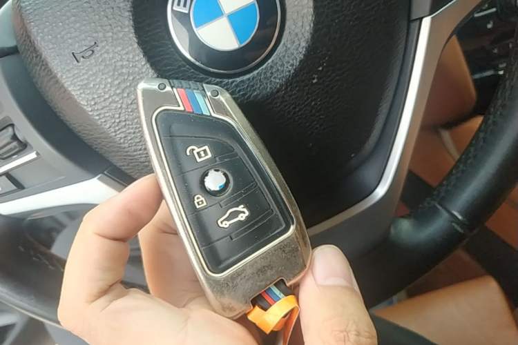 Used BMW X6 2015 xDrive28i Vehicle Key