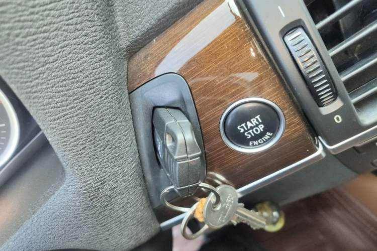 Used BMW X6 2015 xDrive35i Leading Model Vehicle Key
