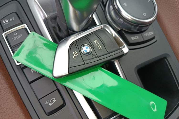Used BMW X6 2015 xDrive35i Leading Model Vehicle Key