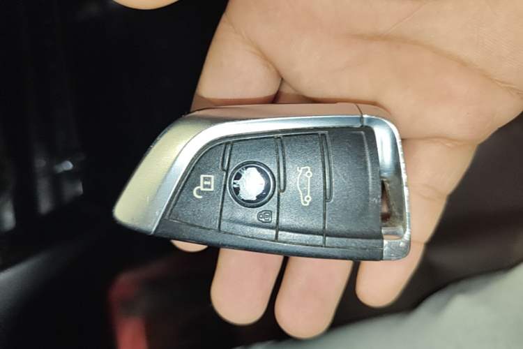 Used BMW X6 2015 xDrive35i Leading Model Vehicle Key