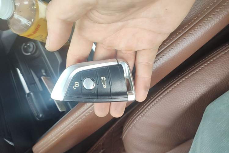 Used BMW X6 2015 xDrive35i Leading Model Vehicle Key