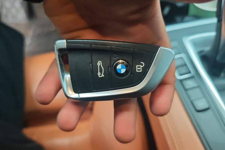 Used BMW X6 2015 xDrive35i Leading Model Vehicle Key