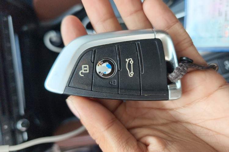 Used BMW X6 2015 xDrive28i Vehicle Key