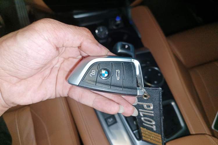 Used BMW X6 2015 xDrive28i Vehicle Key