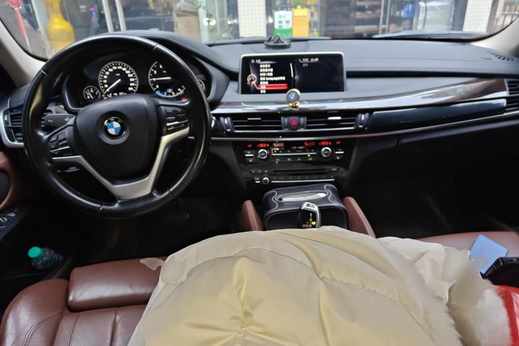 Used BMW X6 2015 xDrive28i Center Console