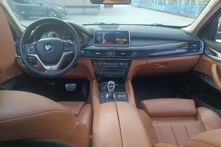 Used BMW X6 2015 xDrive35i Leading Model Center Console