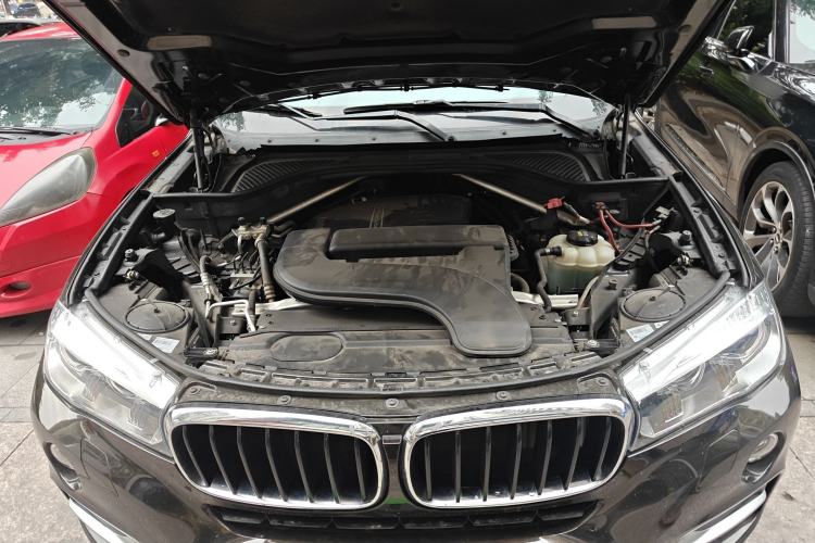 Used BMW X6 2015 xDrive28i Engine Bay