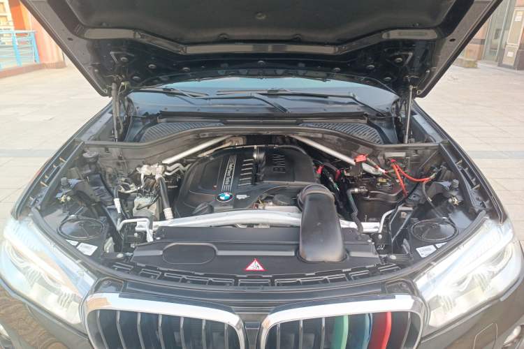 Used BMW X6 2015 xDrive35i Leading Model Engine Bay