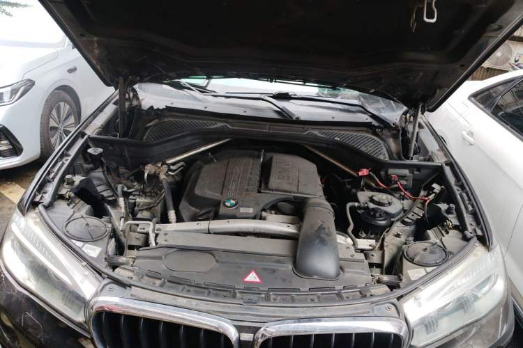 Used BMW X6 2015 xDrive35i Leading Model Engine Bay