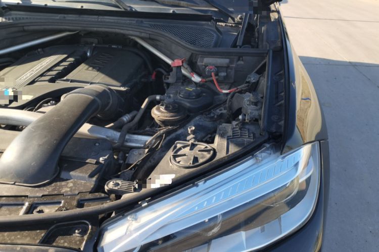 Used BMW X6 2015 xDrive35i Luxury Edition Engine Bay Left