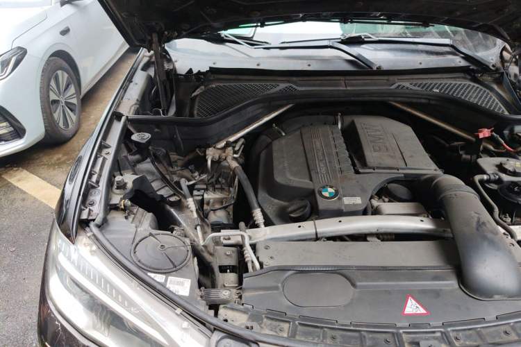 Used BMW X6 2015 xDrive35i Leading Model Engine Bay Right