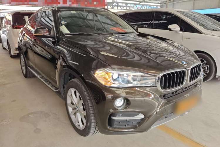 Used BMW X6 2015 xDrive28i Front Right 45 Deg