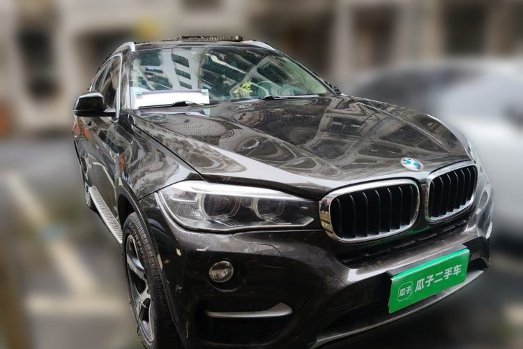 Used BMW X6 2015 xDrive35i Leading Model Front Right 45 Deg