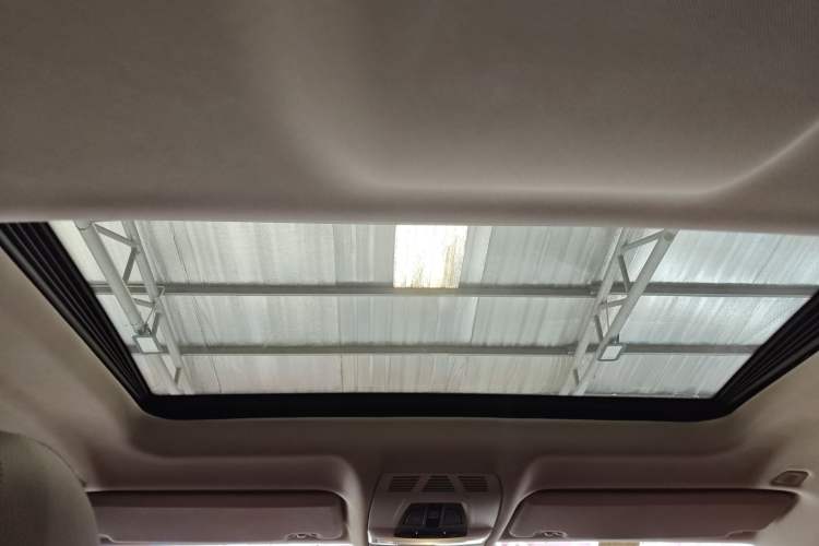 Used BMW X6 2015 xDrive28i Headliner