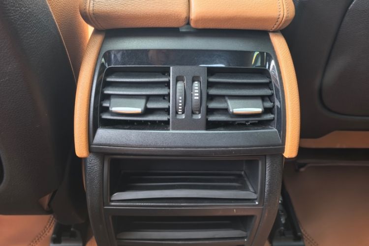 Used BMW X6 2015 xDrive35i Leading Model Interior 3