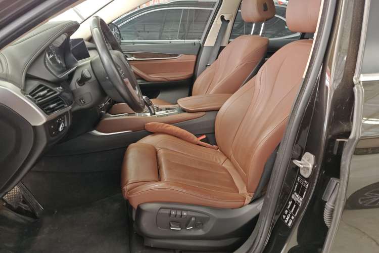 Used BMW X6 2015 xDrive28i Left Front Seat