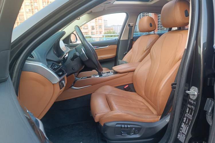 Used BMW X6 2015 xDrive35i Leading Model Left Front Seat