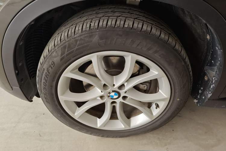 Used BMW X6 2015 xDrive28i Left Front Wheel Hub