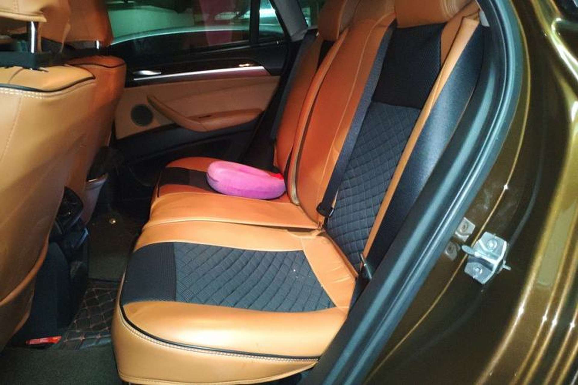 Used BMW X6  Left Rear Seat