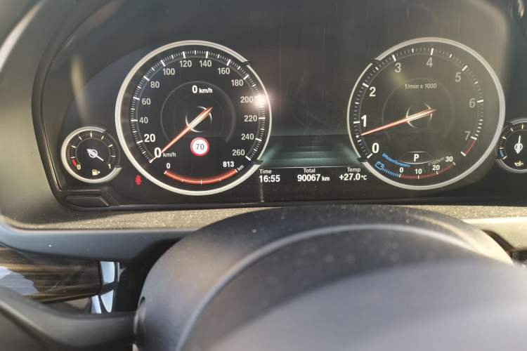 Used BMW X6 2015 xDrive35i Luxury Edition Odometer Close Up
