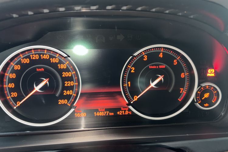 Used BMW X6 2015 xDrive35i Leading Model Odometer Close Up