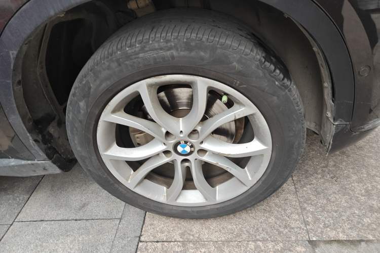 Used BMW X6 2015 xDrive28i Right Front Wheel Hub