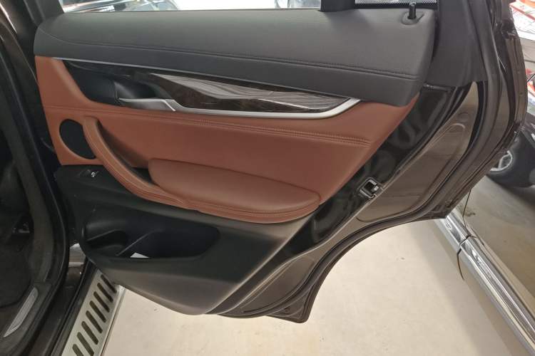 Used BMW X6 2015 xDrive28i Right Rear Door Interior