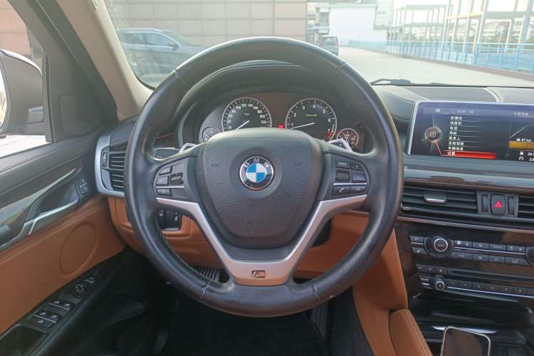 Used BMW X6 2015 xDrive35i Leading Model Steering Wheel