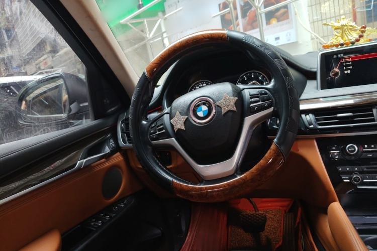 Used BMW X6 2015 xDrive35i Leading Model Steering Wheel