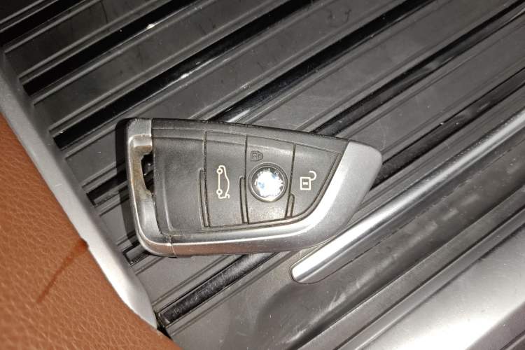 Used BMW X6 2015 xDrive28i Vehicle Key