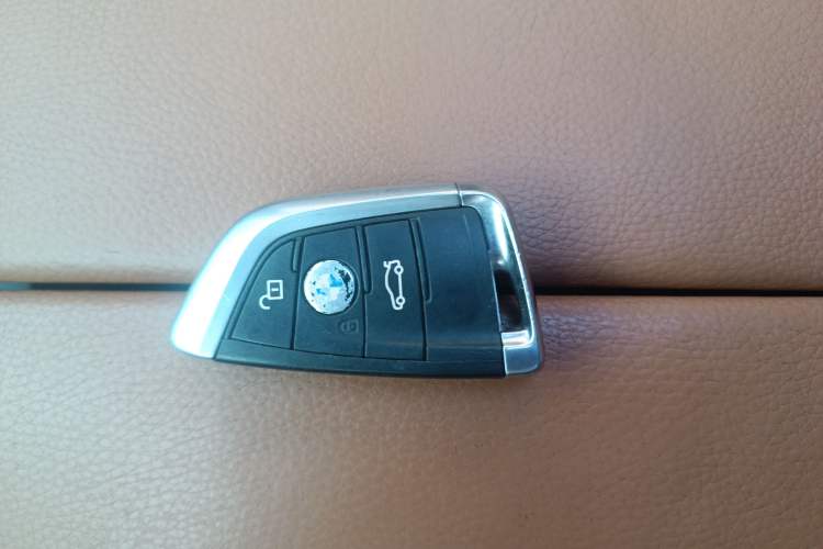 Used BMW X6 2015 xDrive35i Leading Model Vehicle Key