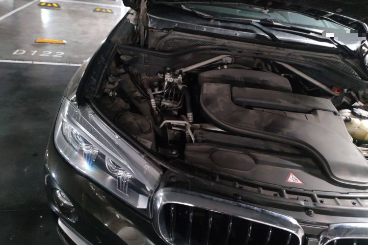 Used BMW X6 2015 xDrive28i Engine Bay Right