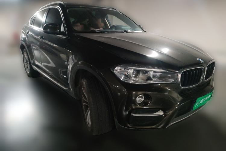 Used BMW X6 2015 xDrive28i Front Right 45 Deg