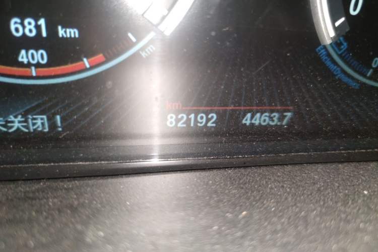 Used BMW X6 2015 xDrive28i Odometer Close Up