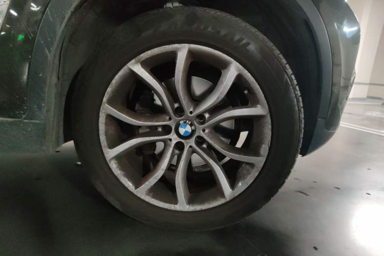 Used BMW X6 2015 xDrive28i Right Front Wheel Hub